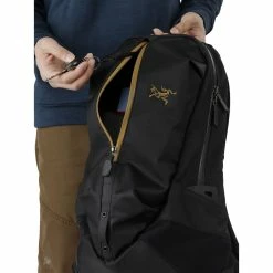 Cheapest 🌟 Coupon 😍 Arc'teryx Arro 22 🎒 🎒 Backpack ⭐ 🤩 -Topo Designs shop 24016 arro 22 backpack u 24k black front pocket f19 rsz 44965.1666299424
